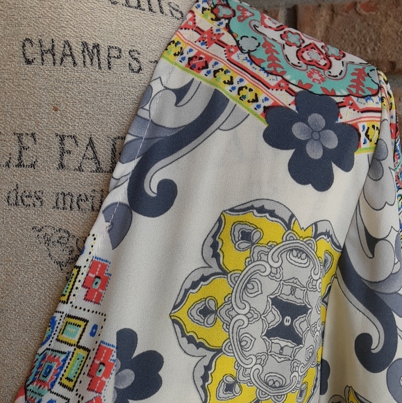 Colorful Patterned Women's Top - Picture 2 of 7